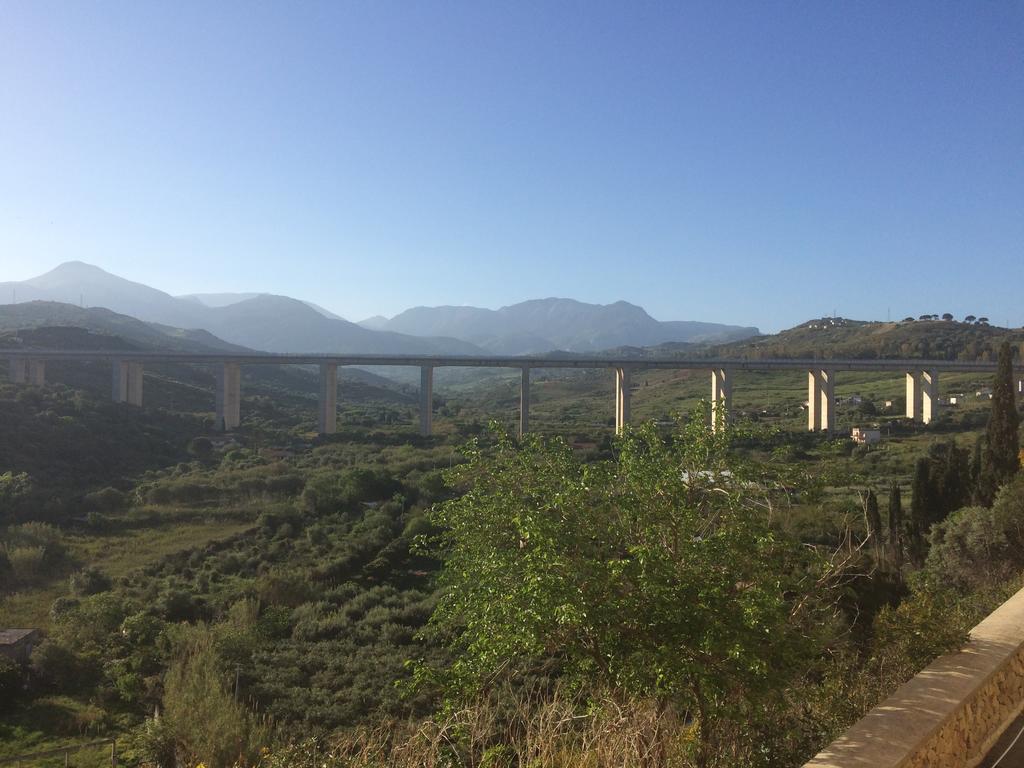 Casa Vacanza Paradise Vicino Cefalu Con Servizio Di Piscina A 3 Chilometri Apartment Campofelice Di Roccella Luaran gambar