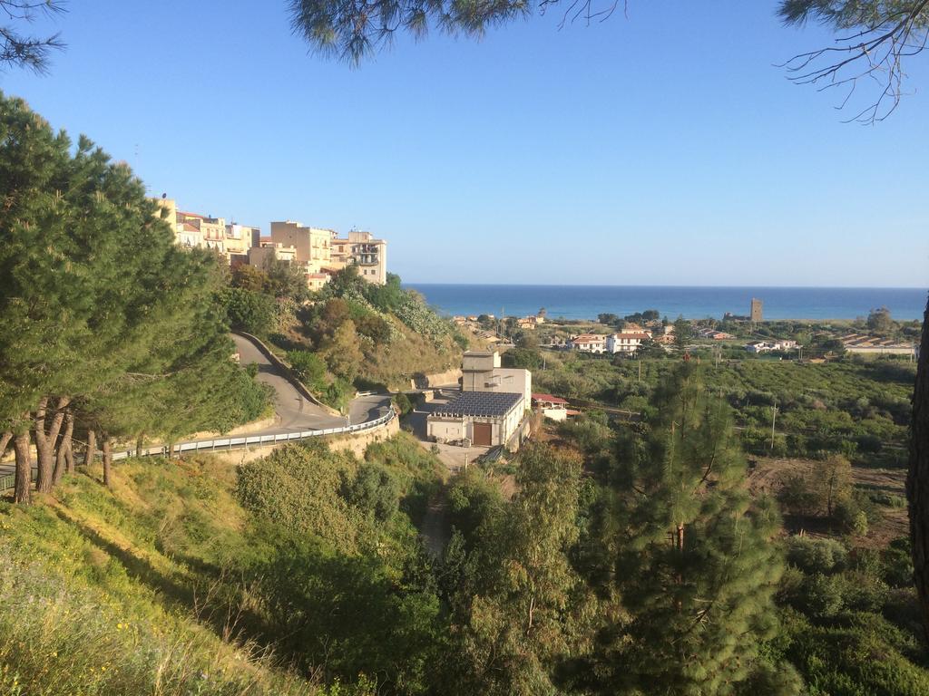 Casa Vacanza Paradise Vicino Cefalu Con Servizio Di Piscina A 3 Chilometri Apartment Campofelice Di Roccella Luaran gambar
