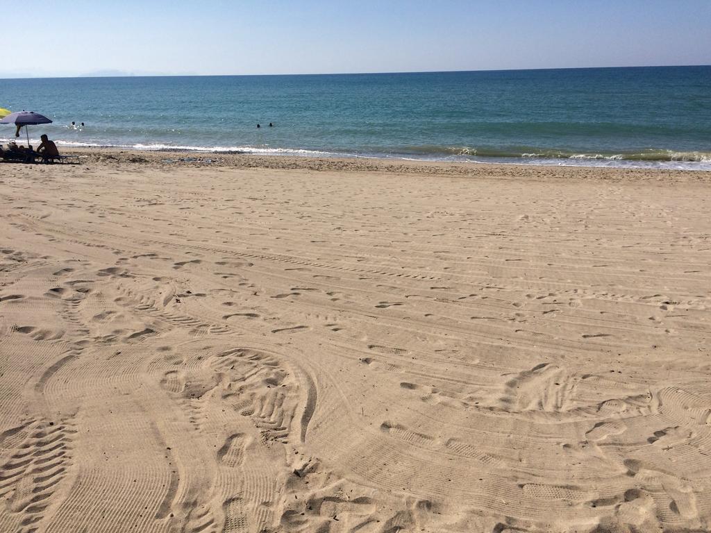 Casa Vacanza Paradise Vicino Cefalu Con Servizio Di Piscina A 3 Chilometri Apartment Campofelice Di Roccella Luaran gambar
