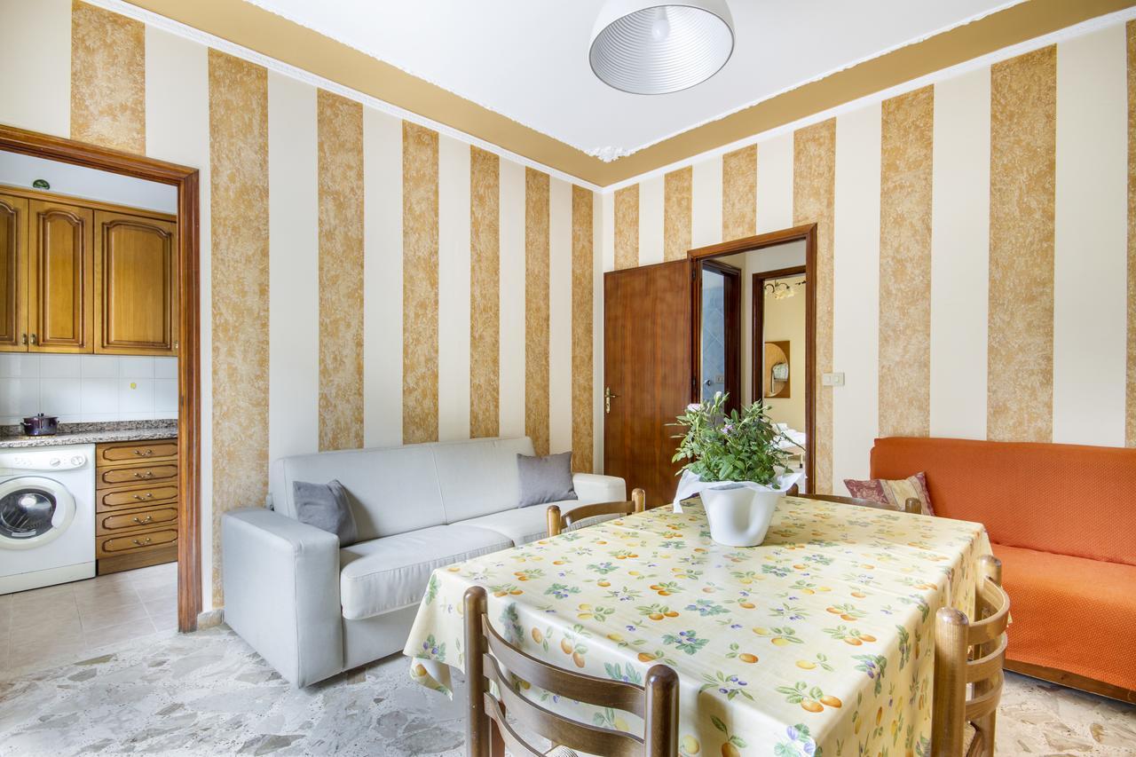 Casa Vacanza Paradise Vicino Cefalu Con Servizio Di Piscina A 3 Chilometri Apartment Campofelice Di Roccella Luaran gambar