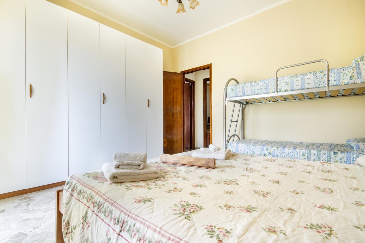 Casa Vacanza Paradise Vicino Cefalu Con Servizio Di Piscina A 3 Chilometri Apartment Campofelice Di Roccella Luaran gambar