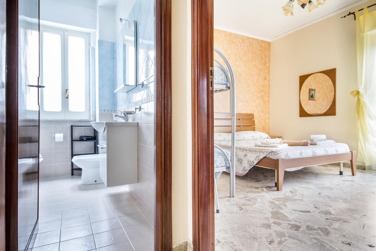 Casa Vacanza Paradise Vicino Cefalu Con Servizio Di Piscina A 3 Chilometri Apartment Campofelice Di Roccella Luaran gambar