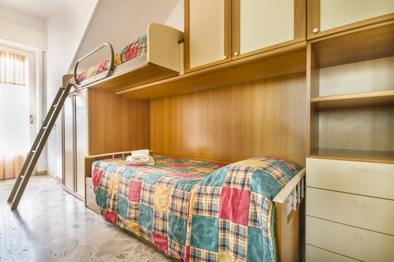Casa Vacanza Paradise Vicino Cefalu Con Servizio Di Piscina A 3 Chilometri Apartment Campofelice Di Roccella Luaran gambar